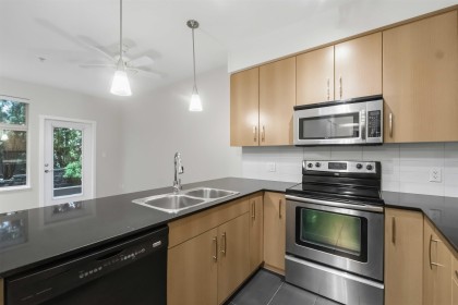 Photo 17 at 109 - 22290 North Avenue, West Central, Maple Ridge