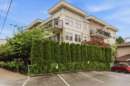 Photo 1 at 109 - 22290 North Avenue, West Central, Maple Ridge