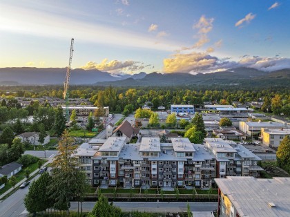 Photo 3 at 410 - 22562 121 Avenue, East Central, Maple Ridge
