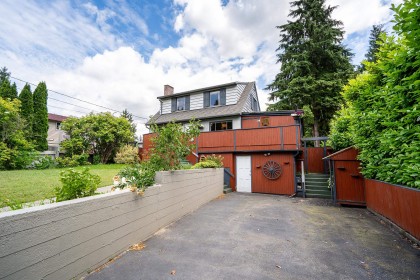 Photo 2 at 3554 Hastings Street, Woodland Acres PQ, Port Coquitlam