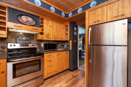 Photo 10 at 3554 Hastings Street, Woodland Acres PQ, Port Coquitlam