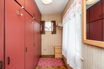 Photo 11 at 3554 Hastings Street, Woodland Acres PQ, Port Coquitlam