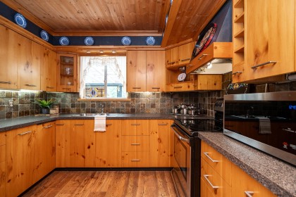 Photo 8 at 3554 Hastings Street, Woodland Acres PQ, Port Coquitlam