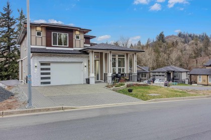 Photo 1 at 33945 Tooley Place, Mission BC, Mission