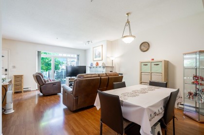 Photo 1 at 29 - 2422 Hawthorne Avenue, Central Pt Coquitlam, Port Coquitlam