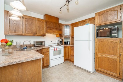 Photo 7 at 11 - 12049 217th Street, West Central, Maple Ridge