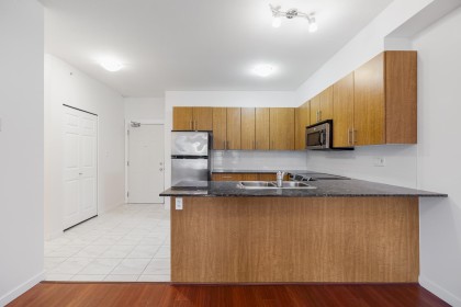 Photo 14 at 403 - 2488 Kelly Avenue, Central Pt Coquitlam, Port Coquitlam