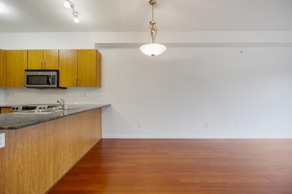 Photo 11 at 403 - 2488 Kelly Avenue, Central Pt Coquitlam, Port Coquitlam