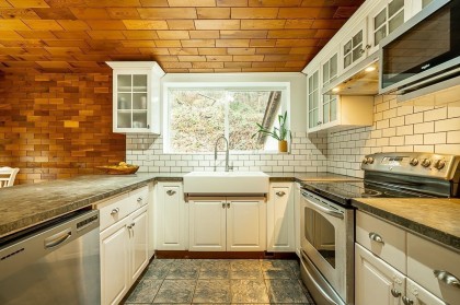 Photo 20 at 25745 Lougheed Highway, Thornhill MR, Maple Ridge