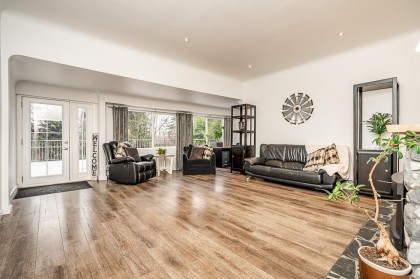 Photo 8 at 25745 Lougheed Highway, Thornhill MR, Maple Ridge