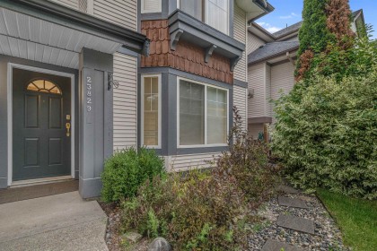 Photo 4 at 23829 Kanaka Way, Cottonwood MR, Maple Ridge