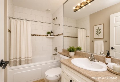 Photo 12 at 25982 Dewdney Trunk Road, Maple Ridge