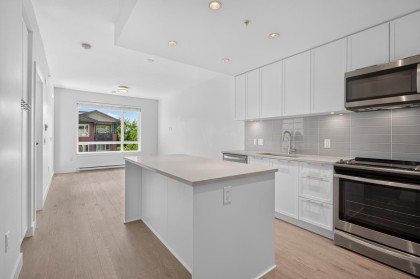 Photo 2 at 404 - 2382 Atkins Avenue, Central Pt Coquitlam, Port Coquitlam
