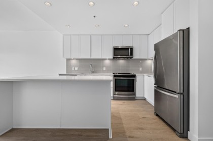 Photo 3 at 404 - 2382 Atkins Avenue, Central Pt Coquitlam, Port Coquitlam