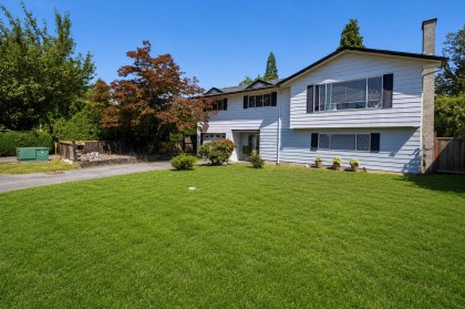 Photo 2 at 2413 Scott Place, Woodland Acres PQ, Port Coquitlam