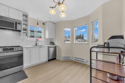 Photo 2 at 20 - 12188 Harris Road, Central Meadows, Pitt Meadows