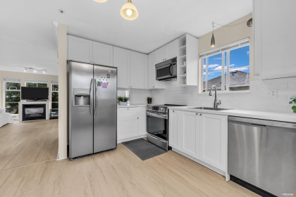 Photo 4 at 20 - 12188 Harris Road, Central Meadows, Pitt Meadows