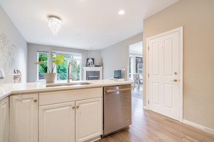 Photo 9 at 101 - 678 Citadel Drive, Citadel PQ, Port Coquitlam