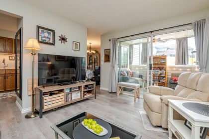 Photo 3 at 103 - 11578 225 Street, East Central, Maple Ridge
