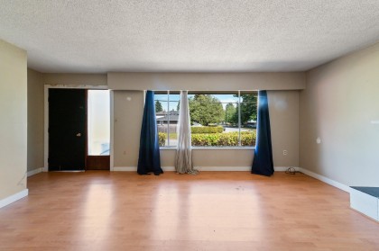 Photo 2 at 3425 Flint Street, Glenwood PQ, Port Coquitlam