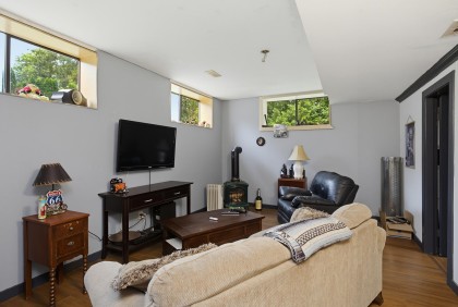 Photo 16 at 33539 Dewdney Trunk Road, Mission