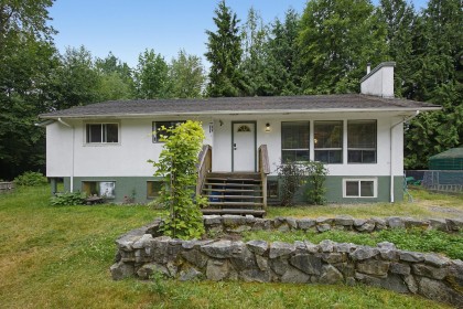 Photo 1 at 33539 Dewdney Trunk Road, Mission