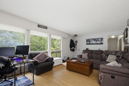 Photo 9 at 33539 Dewdney Trunk Road, Mission