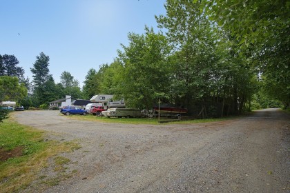 Photo 34 at 33539 Dewdney Trunk Road, Mission