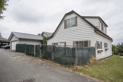 Photo 2 at 12393 Gray Street, West Central, Maple Ridge