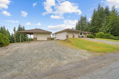 Photo 3 at 27660 128 Avenue, Northeast, Maple Ridge
