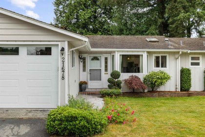 Photo 3 at 21678 Mountainview Crescent, West Central, Maple Ridge