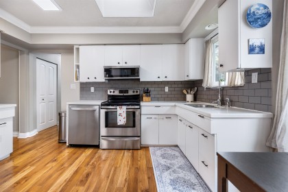 Photo 10 at 21678 Mountainview Crescent, West Central, Maple Ridge