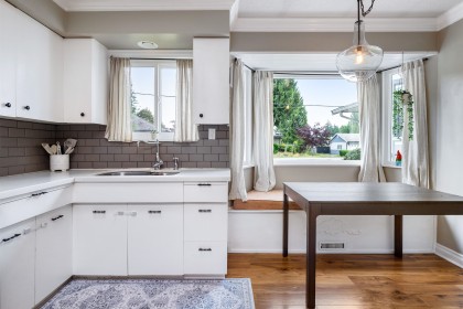 Photo 11 at 21678 Mountainview Crescent, West Central, Maple Ridge