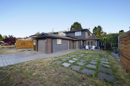 Photo 2 at 19026 117b Avenue, Central Meadows, Pitt Meadows