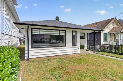 Photo 2 at 2141 Fraser Avenue, Glenwood PQ, Port Coquitlam