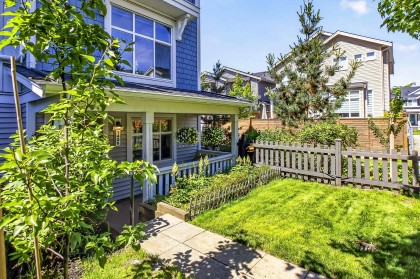 Photo 2 at 1406 - 11295 Pazarena Place, East Central, Maple Ridge