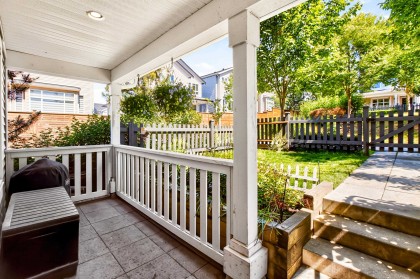 Photo 6 at 1406 - 11295 Pazarena Place, East Central, Maple Ridge