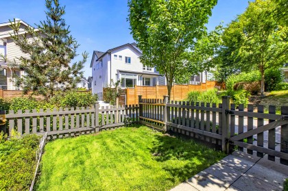 Photo 3 at 1406 - 11295 Pazarena Place, East Central, Maple Ridge