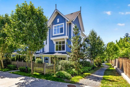 Photo 1 at 1406 - 11295 Pazarena Place, East Central, Maple Ridge