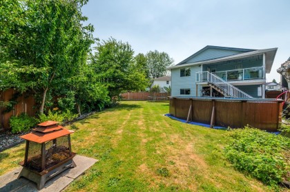 Photo 2 at 619 Swanson Place, Riverwood, Port Coquitlam