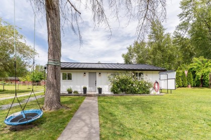 Photo 2 at 24991 100 Avenue, Thornhill MR, Maple Ridge