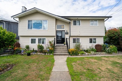 Photo 2 at 1121 Prairie Avenue, Lincoln Park PQ, Port Coquitlam