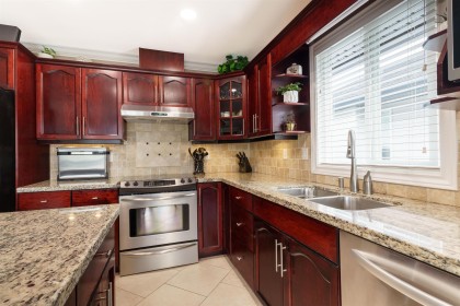 Photo 7 at 20281 Kent Street, Southwest Maple Ridge, Maple Ridge