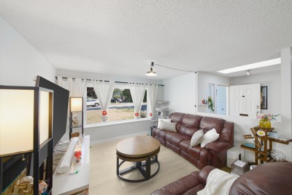 Photo 7 at 22130 River Bend, West Central, Maple Ridge