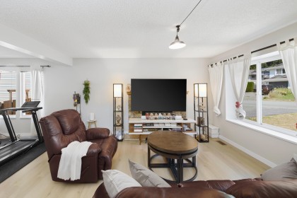 Photo 9 at 22130 River Bend, West Central, Maple Ridge