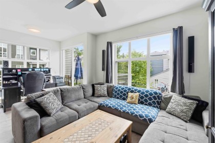 Photo 3 at 21 - 24076 112 Avenue, Cottonwood MR, Maple Ridge