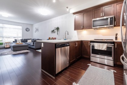 Photo 3 at 205 - 2436 Kelly Avenue, Central Pt Coquitlam, Port Coquitlam