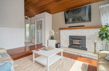 Photo 6 at 23005 Olund Crescent, East Central, Maple Ridge