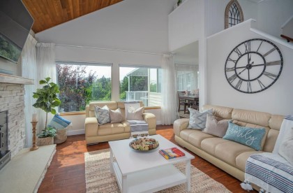 Photo 5 at 23005 Olund Crescent, East Central, Maple Ridge