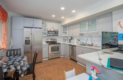 Photo 11 at 23005 Olund Crescent, East Central, Maple Ridge